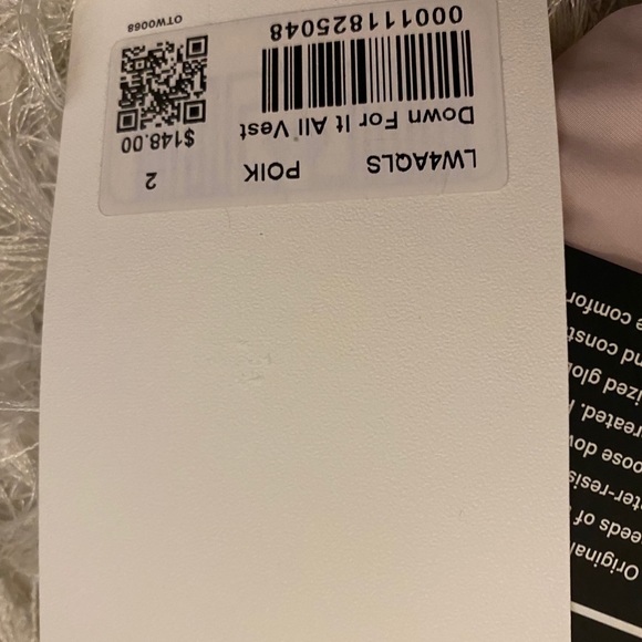 Lululemon down for it all vest! - Picture 4 of 6